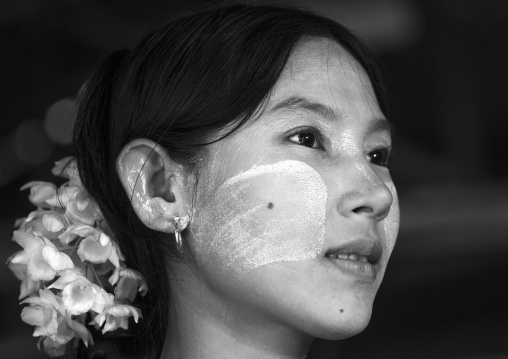 Beautiful Burmese Woman, Ngapali, Myanmar