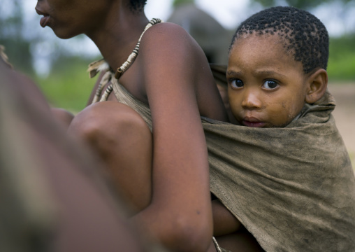 Bushman Child With Her Mother, Tsumkwe, Namibia