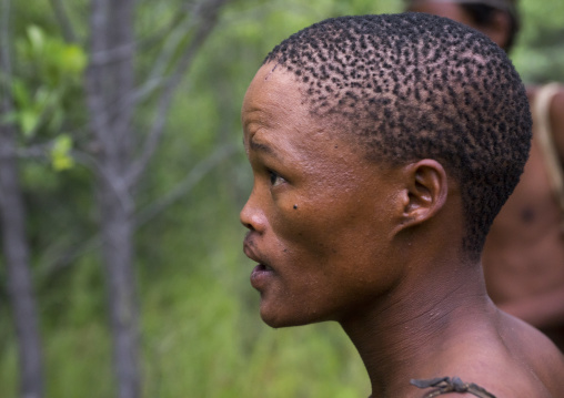 Bushman Hunter, Tsumkwe, Namibia