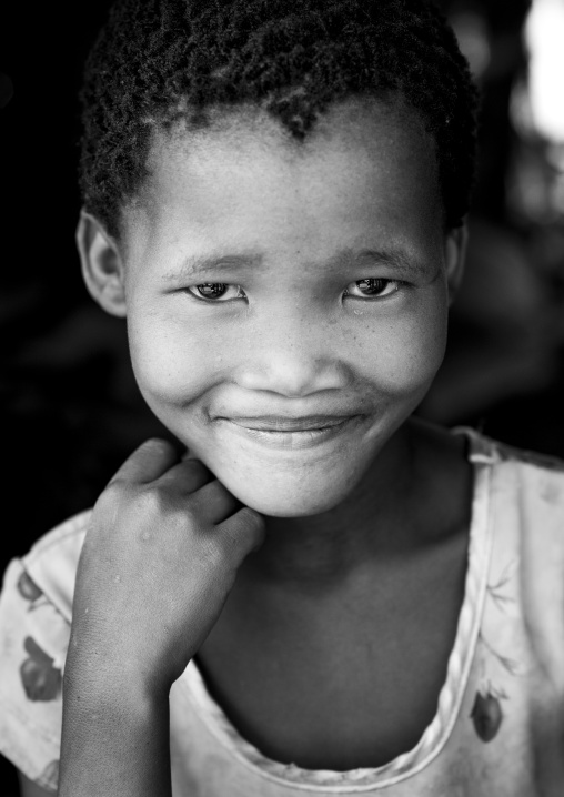 Bushman Child Girl, Tsumkwe, Namibia