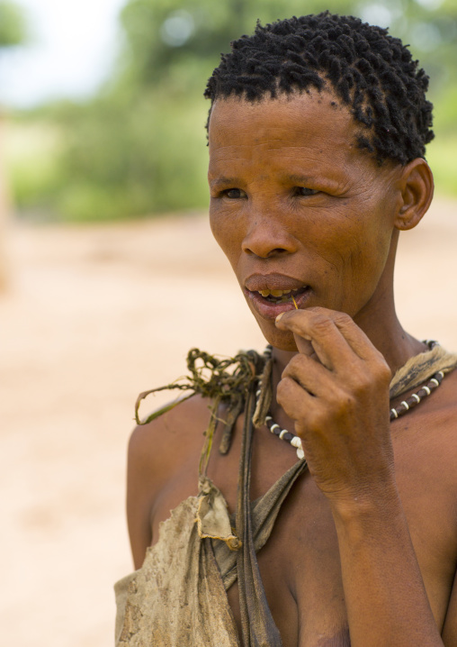 Bushman Woman, Tsumkwe, Namibia