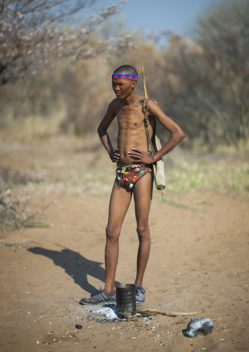 Bushman Hunter, Tsumkwe, Namibia