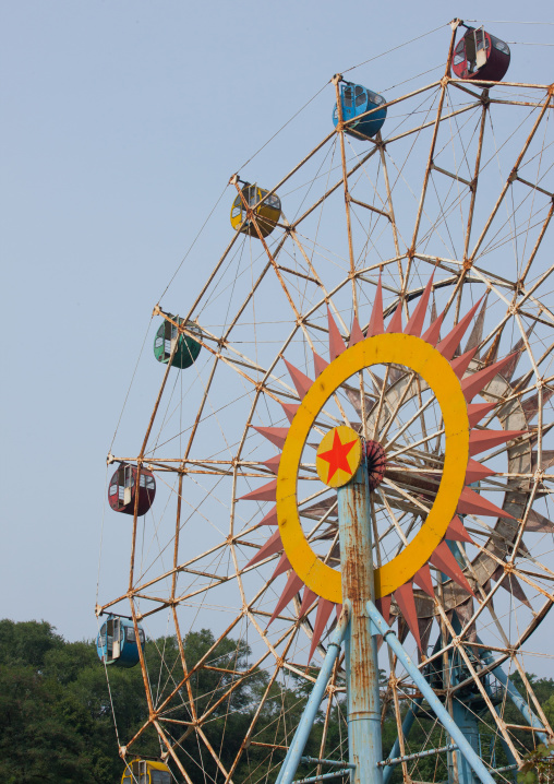 Old big wheel in Taesongsan funfair, Pyongan Province, Pyongyang, North Korea