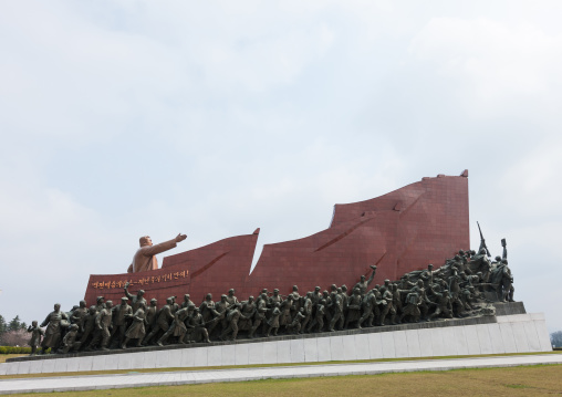 Kim Il-sung statue in Mansudae monument, Pyongan Province, Pyongyang, North Korea