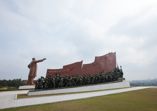 Kim Il-sung statue in Mansudae monument, Pyongan Province, Pyongyang, North Korea