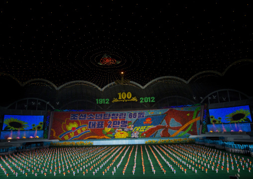 Panoramic view of the Arirang mass games with North Korean performers in may day stadium, Pyongan Province, Pyongyang, North Korea