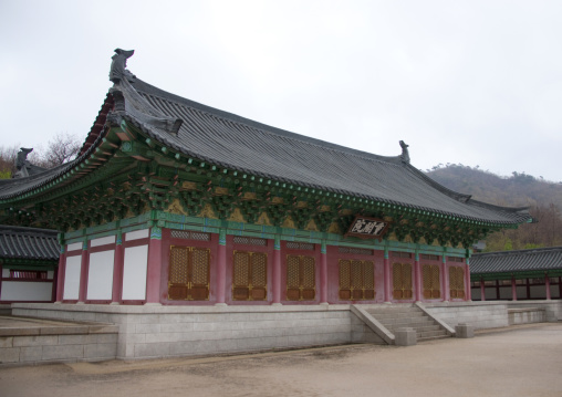 Ryongthong temple founded by Korean chonthae sect of buddhism, Ogwansan, Ryongthong Valley, North Korea