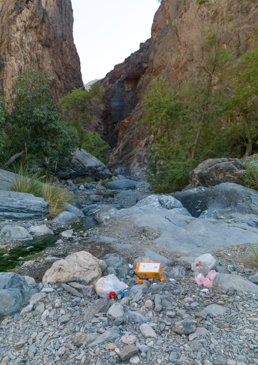 Dry wadi, Al Hajar Mountains, Bilad Sayt, Oman