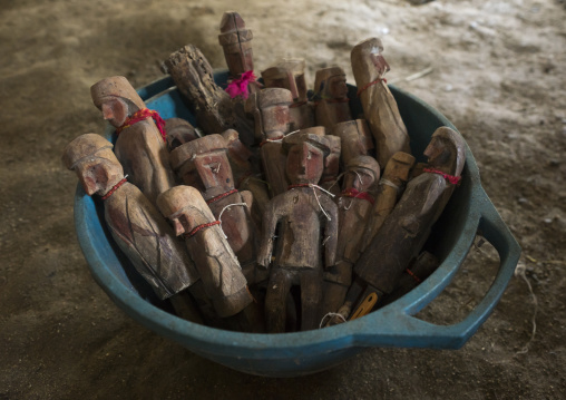 Panama, San Blas Islands, Mamitupu, Nuchu Wood Statues Used By Shaman In Kuna Tribe