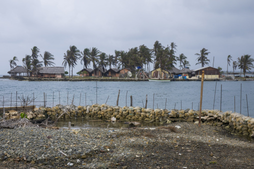 Panama, San Blas Islands, Mamitupu, Pollution On The Banks Of A Kuna Indian Village