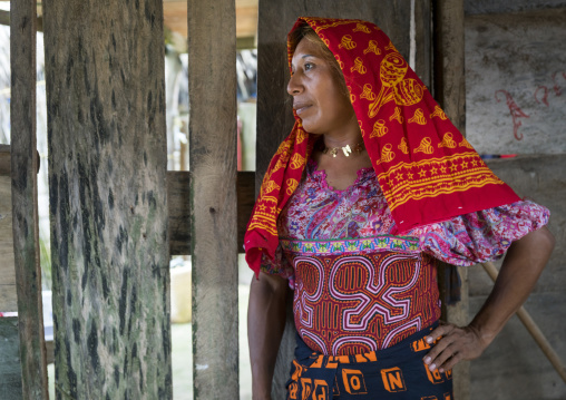 Panama, San Blas Islands, Mamitupu, Gay Kuna Indigenous Man Wearing Female Traditional Clothes