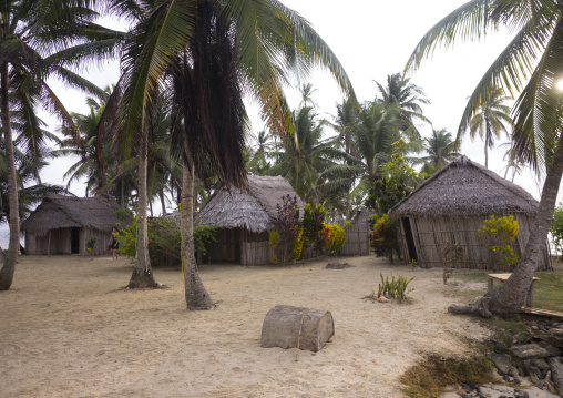 Panama, San Blas Islands, Mamitupu, Typical Kuna Homes In Kalu Obaki Lodge