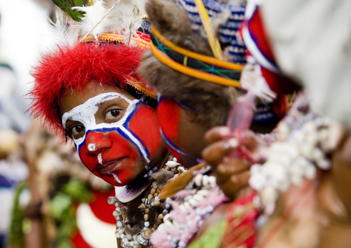 Melpa tribe children during a sing-sing, Western Highlands Province, Mount Hagen, Papua New Guinea