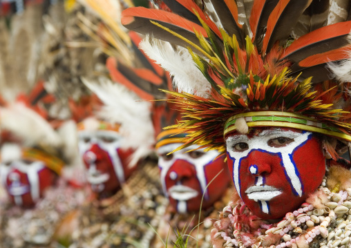 Highlander women with traditional clothing during a sing-sing, Western Highlands Province, Mount Hagen, Papua New Guinea