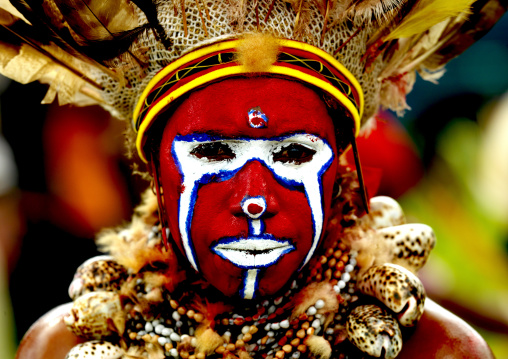 Portrait of a Highlander woman with traditional clothing during a sing-sing, Western Highlands Province, Mount Hagen, Papua New Guinea