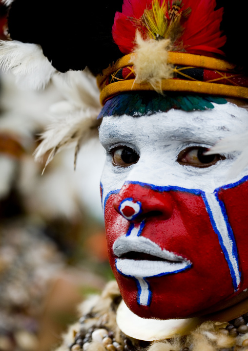 Portrait of a Highlander woman with traditional clothing during a sing-sing, Western Highlands Province, Mount Hagen, Papua New Guinea