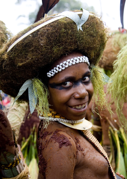 Suli muli tribe women from Enga during a sing-sing ceremony, Western Highlands Province, Mount Hagen, Papua New Guinea