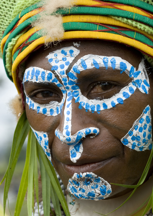 Portrait of a Highlander woman with traditional clothing during a sing-sing, Western Highlands Province, Mount Hagen, Papua New Guinea