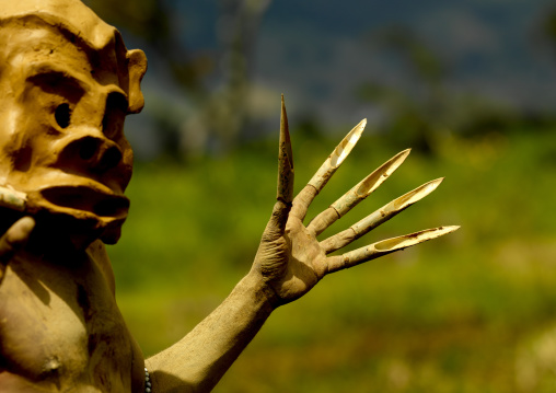 Mudman from Asaro during a sing-sing, Western Highlands Province, Mount Hagen, Papua New Guinea