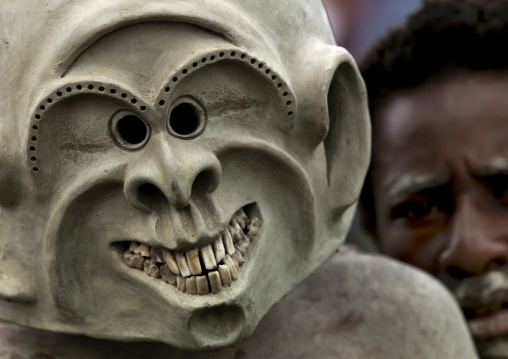 Mudman from Asaro during a sing-sing, Western Highlands Province, Mount Hagen, Papua New Guinea