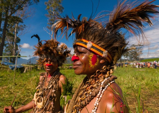 Chimbu tribe women during a Sing-sing, Western Highlands Province, Mount Hagen, Papua New Guinea