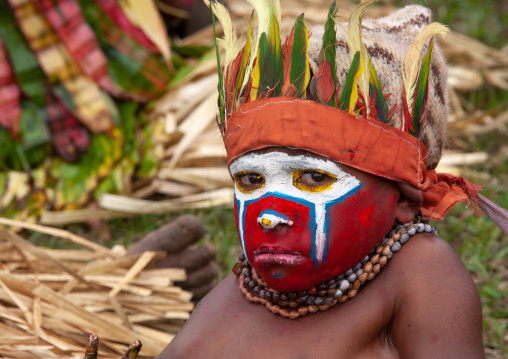 Highlander boy with traditional clothing during a sing-sing, Western Highlands Province, Mount Hagen, Papua New Guinea