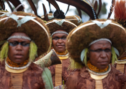 Suli muli tribe women from Enga during a sing-sing ceremony, Western Highlands Province, Mount Hagen, Papua New Guinea