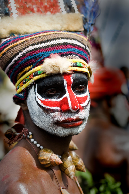 Highlander warrior with traditional makeup during a sing-sing, Western Highlands Province, Mount Hagen, Papua New Guinea