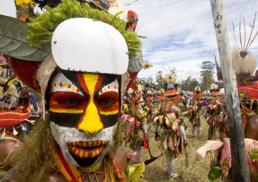 Highlander warrior with traditional makeup during a sing-sing, Western Highlands Province, Mount Hagen, Papua New Guinea