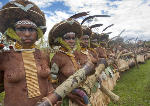 Suli muli tribe women from Enga during a sing-sing ceremony, Western Highlands Province, Mount Hagen, Papua New Guinea