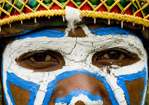 Portrait of a Highlander woman with traditional clothing during a sing-sing, Western Highlands Province, Mount Hagen, Papua New Guinea