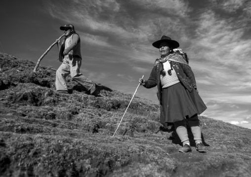 Peruvian People Climbing To The Qoyllur Riti Festival, Ocongate Cuzco, Peru