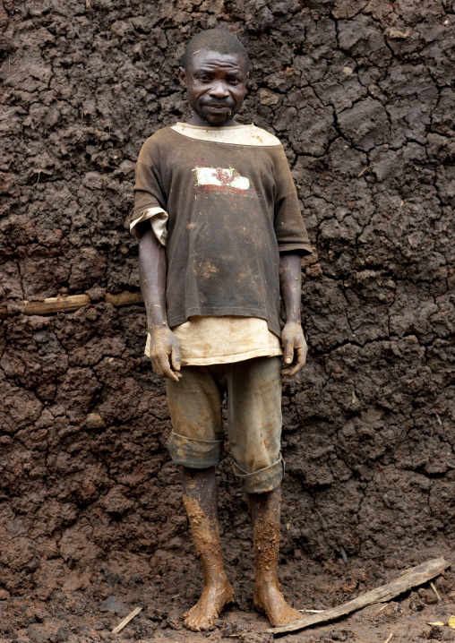 Batwa tribe man, Western Province, Cyamudongo, Rwanda