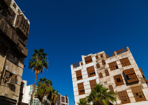 Historic house with wooden mashrabiyas in al-Balad quarter, Mecca province, Jeddah, Saudi Arabia