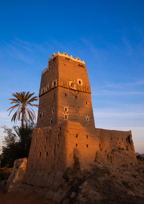 Traditional old multi-storey mud house, Najran Province, Najran, Saudi Arabia