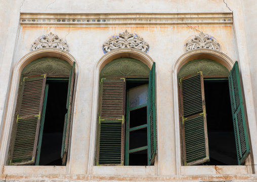 Kaki house windows, Mecca province, Taïf, Saudi Arabia