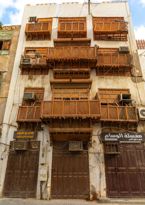 Old house with wooden mashrabiya in al-Balad quarter, Mecca province, Jeddah, Saudi Arabia