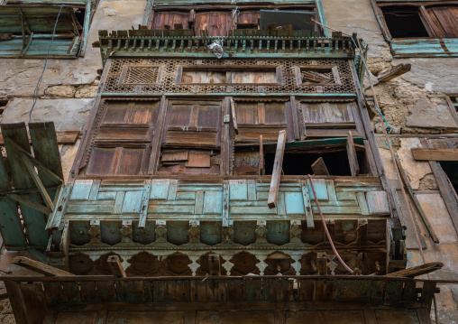 Old house with wooden mashrabiya in al-Balad quarter, Mecca province, Jeddah, Saudi Arabia