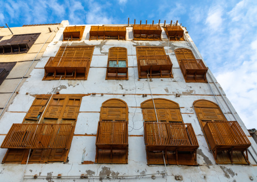 Old house with wooden mashrabiya in al-Balad quarter, Mecca province, Jeddah, Saudi Arabia