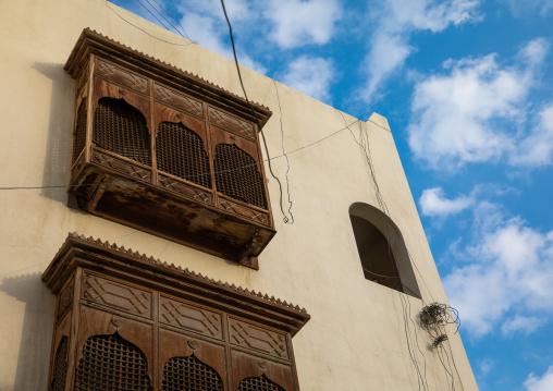 Old house with wooden mashrabiya in al-Balad quarter, Mecca province, Jeddah, Saudi Arabia