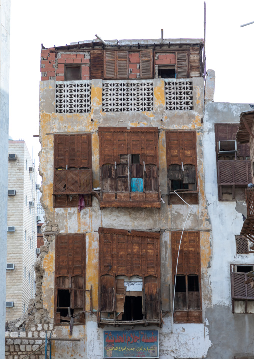 Old house with wooden mashrabiya in al-Balad quarter, Mecca province, Jeddah, Saudi Arabia