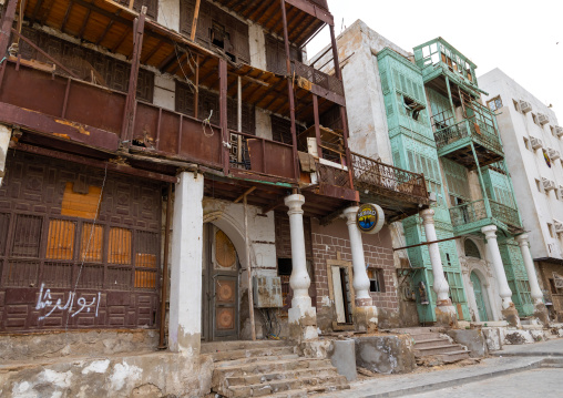 Old house with wooden mashrabiya in al-Balad quarter, Mecca province, Jeddah, Saudi Arabia