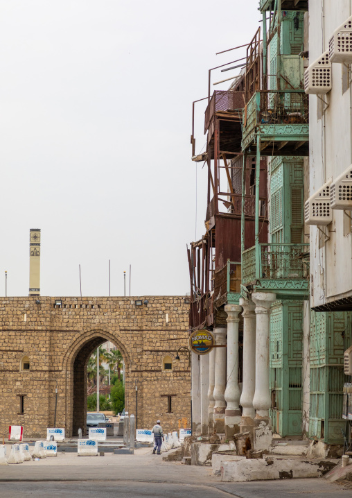 House with wooden mashrabiya in al-Balad quarter in front of the old gate, Mecca province, Jeddah, Saudi Arabia