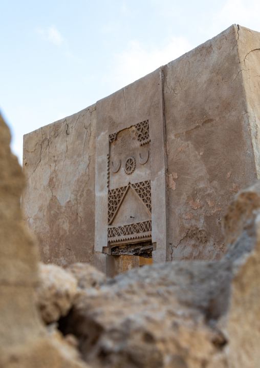 Farasani house with gypsum decoration and frescoes, Red Sea, Farasan, Saudi Arabia