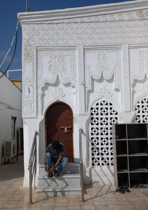 Doorway gypsum decoration of al Nadji mosque, Red Sea, Farasan, Saudi Arabia