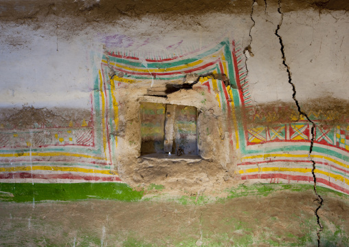 Al-qatt al-asiri traditionally female interior window decoration in an abandonned house, Asir province, Sarat Abidah, Saudi Arabia