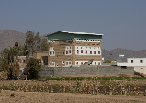 Traditional old multi-storey mud house, Najran Province, Najran, Saudi Arabia