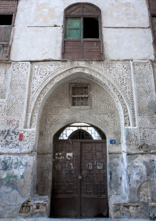 Old house with wooden mashrabiya in al-Balad quarter, Mecca province, Jeddah, Saudi Arabia