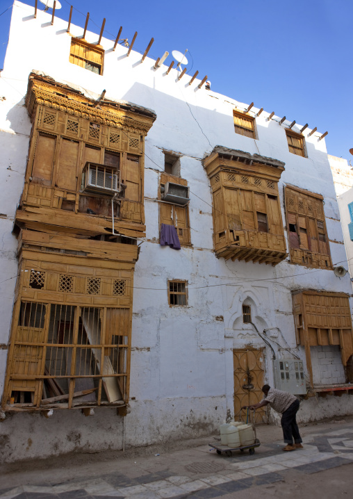 Old house with wooden mashrabiya in al-Balad quarter, Mecca province, Jeddah, Saudi Arabia