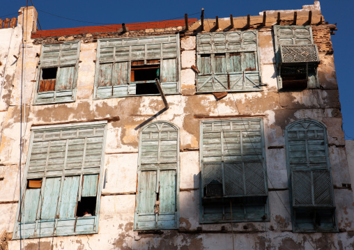 Houses with wooden mashrabia and rowshan in the old quarter, Hijaz Tihamah region, Jeddah, Saudi Arabia